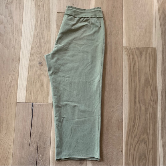 🌼3/$30 Organic Cotton Terry Capris - Picture 5 of 6